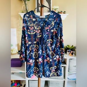 Long sleeve lightweight pattern mini dress